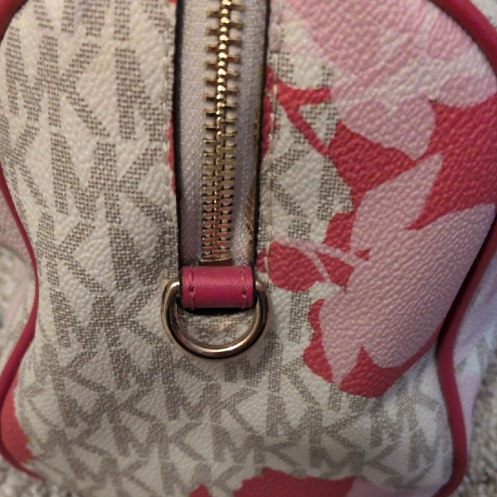 Michael Kors Pink and Cream Satchel - Picture 5 of 16